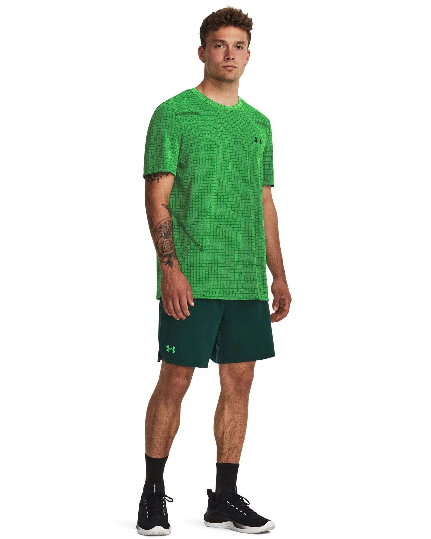 UA Men's Vanish Woven 6 in Graphic shorts